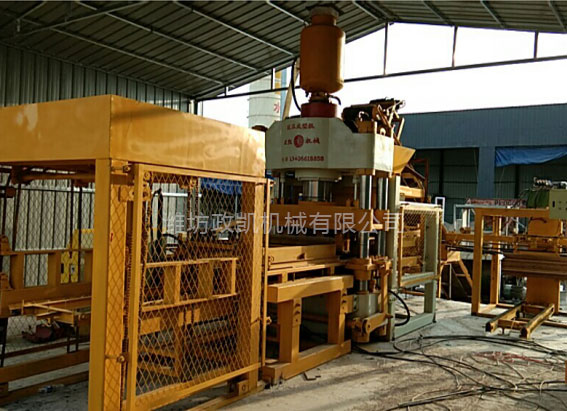混凝土砌塊成型機(jī)